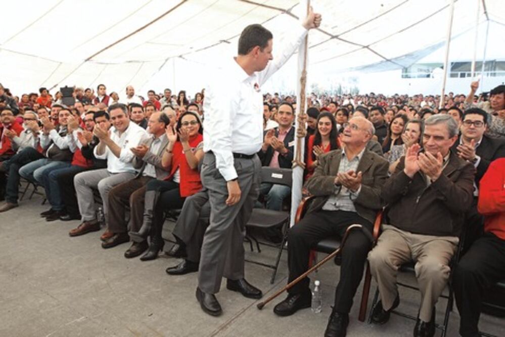 Asume Ortiz Proal dirigencia del PRI