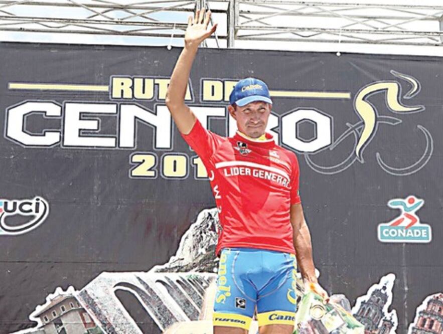 Rangel gana y trepa al liderato 