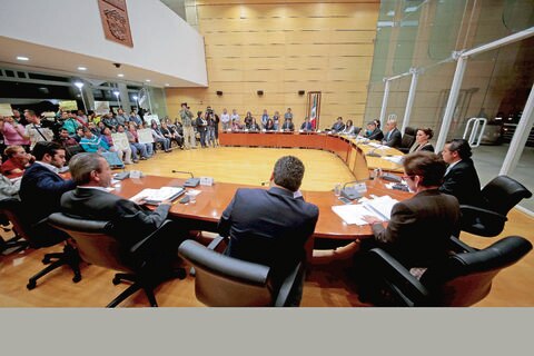 Avalan renovación de licencia de síndicas