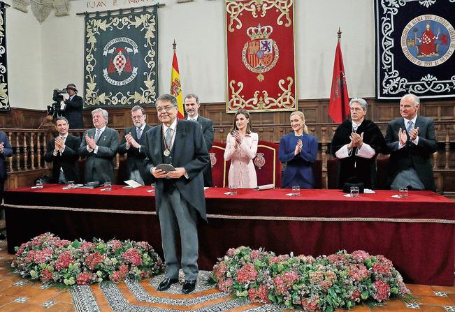 Entregan el premio Cervantes