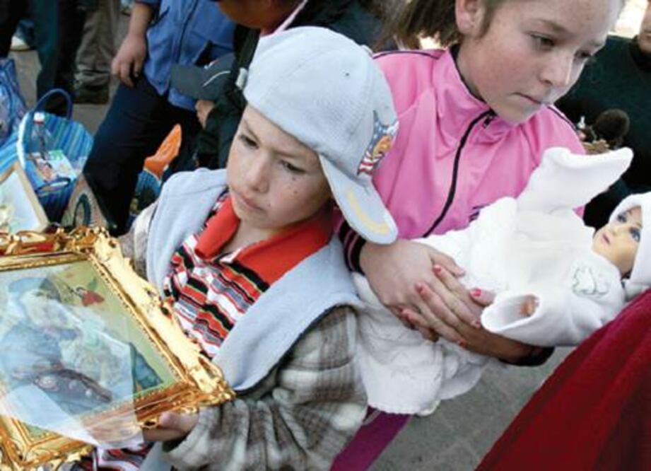 Abarrotan las iglesias con niños Dios