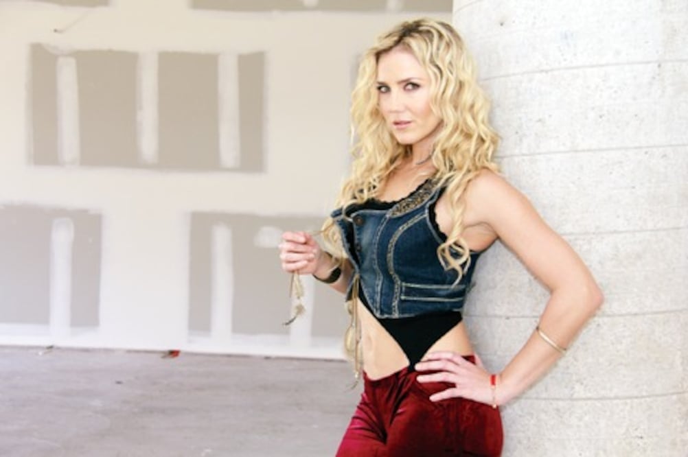 Sueña con llenar estadios: Karenka