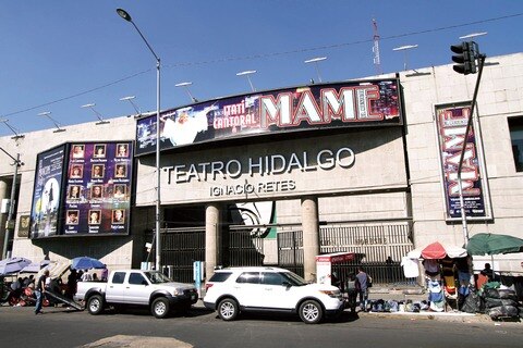 Sin teatros y sin programas de apoyo  