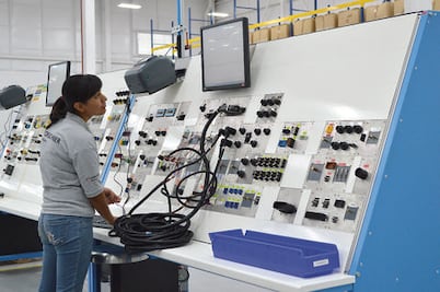 Más de la mitad de firmas sin registro