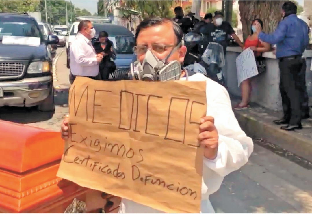 Fallecidos pasan en casa hasta cinco días