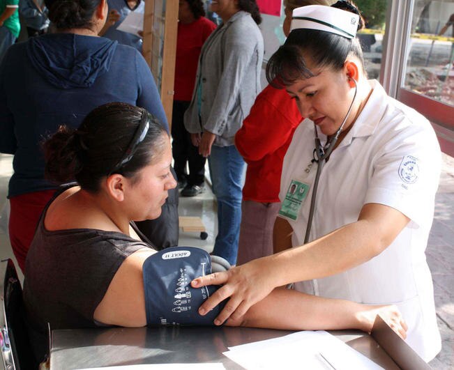 IMSS restringe acceso a salas de espera