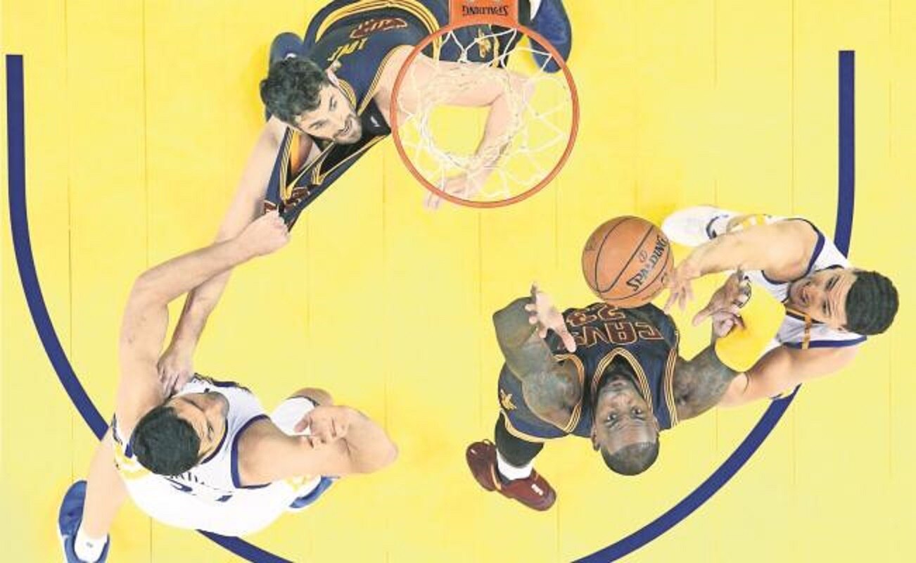 Final de la NBA. Warriors va por el segundo golpe en casa