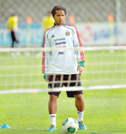 Giovani es baja del Tri; va Raúl Jiménez