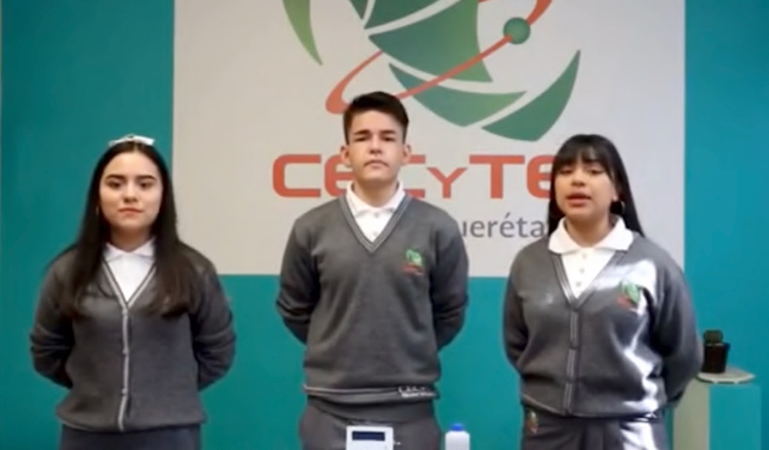 Estudiantes queretanos reciben galardón de Silicon Valley por crear un glucómetro táctil