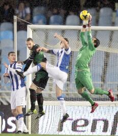“Carlitos” marca con la Real Sociedad