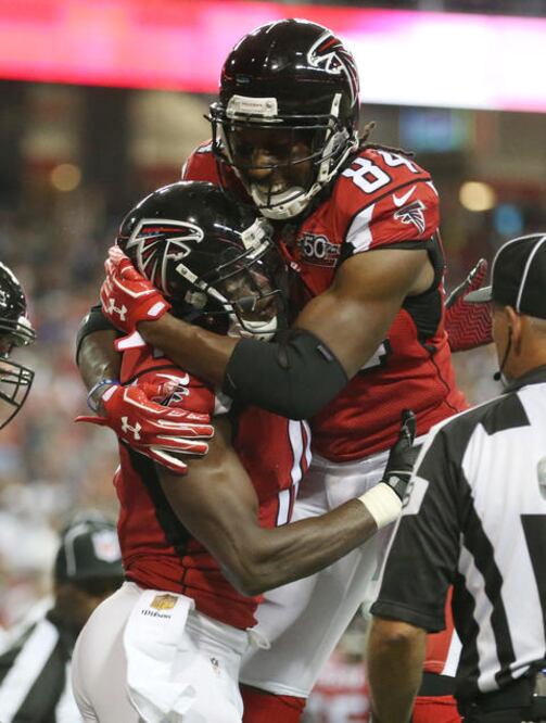 Julio Jones fue mucha pieza para Filadelfia