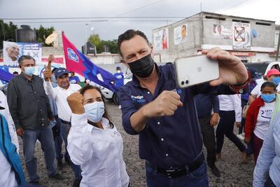 Morena denunció a Mauricio Kuri por no pedir licencia en Senado
