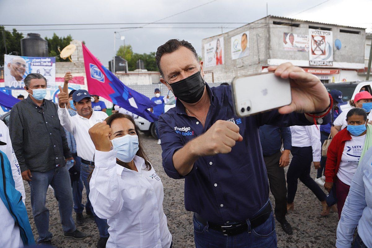 Morena denunció a Mauricio Kuri por no pedir licencia en Senado