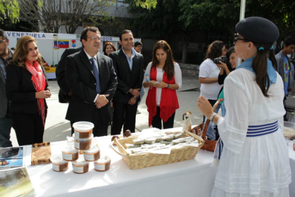 Realiza UAQ encuentro gastronómico