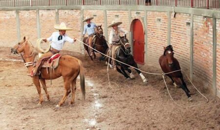 La Villa ‘Oro’, líder del Torneo Allende