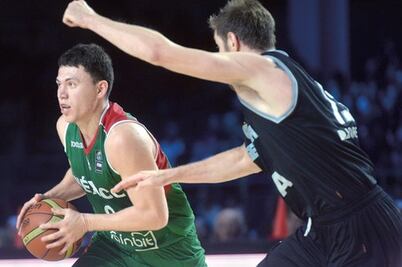 México tropieza ante Argentina