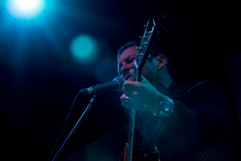 Gustavo Lastra interpretó canciones de una nueva producción que pretende sacar en 2017, sin dejar de tocar sus más grandes éxitos como “Muñeco de trapo”, que el mismo público solicitó y lo ovacionó (FOTOS: DEMIAN CHÁVEZ. EL UNIVERSAL)