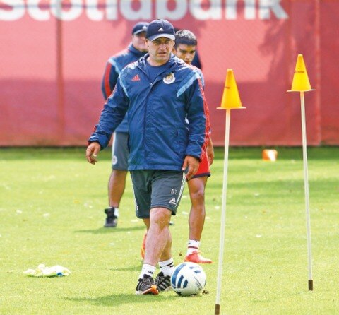 Ratifican a Bustos, pero...