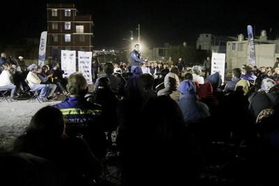 Roberto Sosa entrega redes de drenaje y de agua