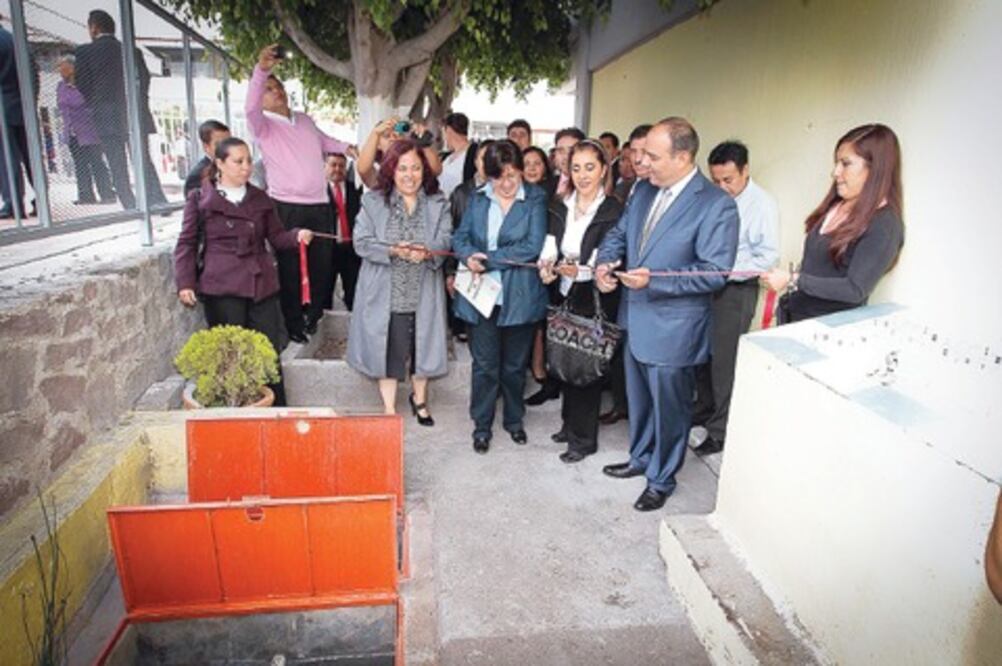 Inauguran sistema de reciclaje en escuela