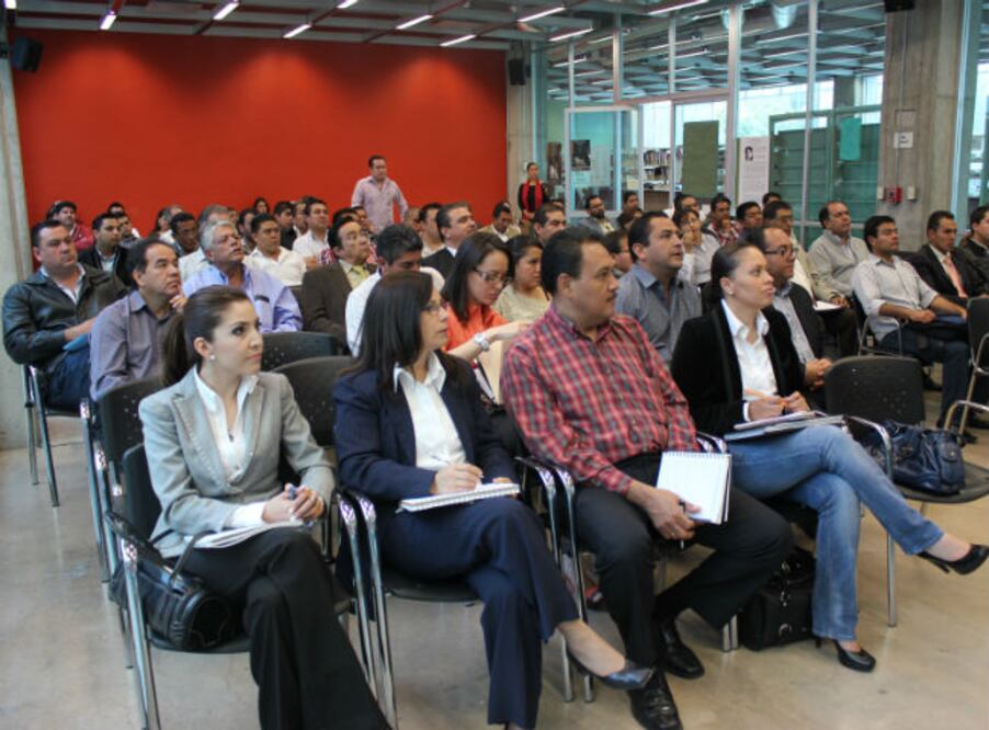 Gorráez se reune con los equipos de transición municipales