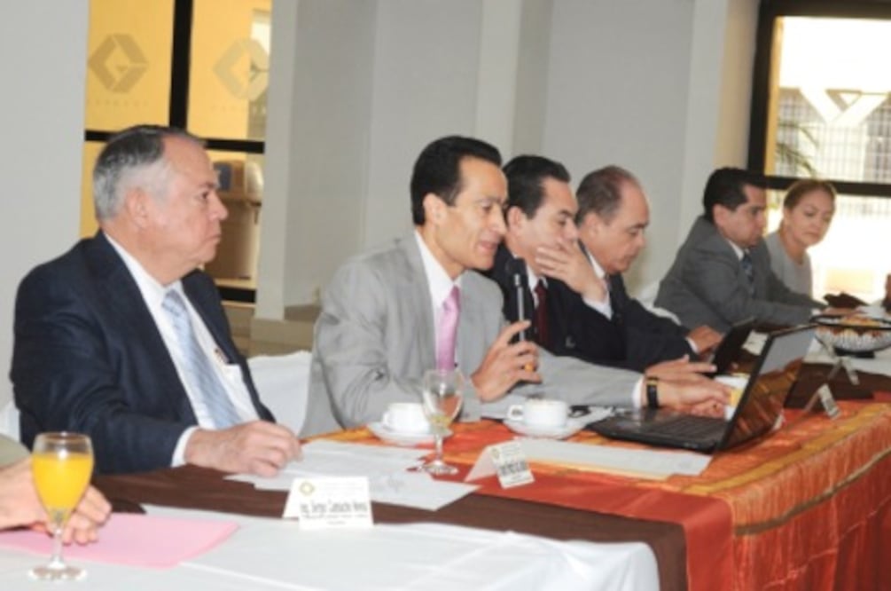  Piden legislar contra pseudoprofesionistas