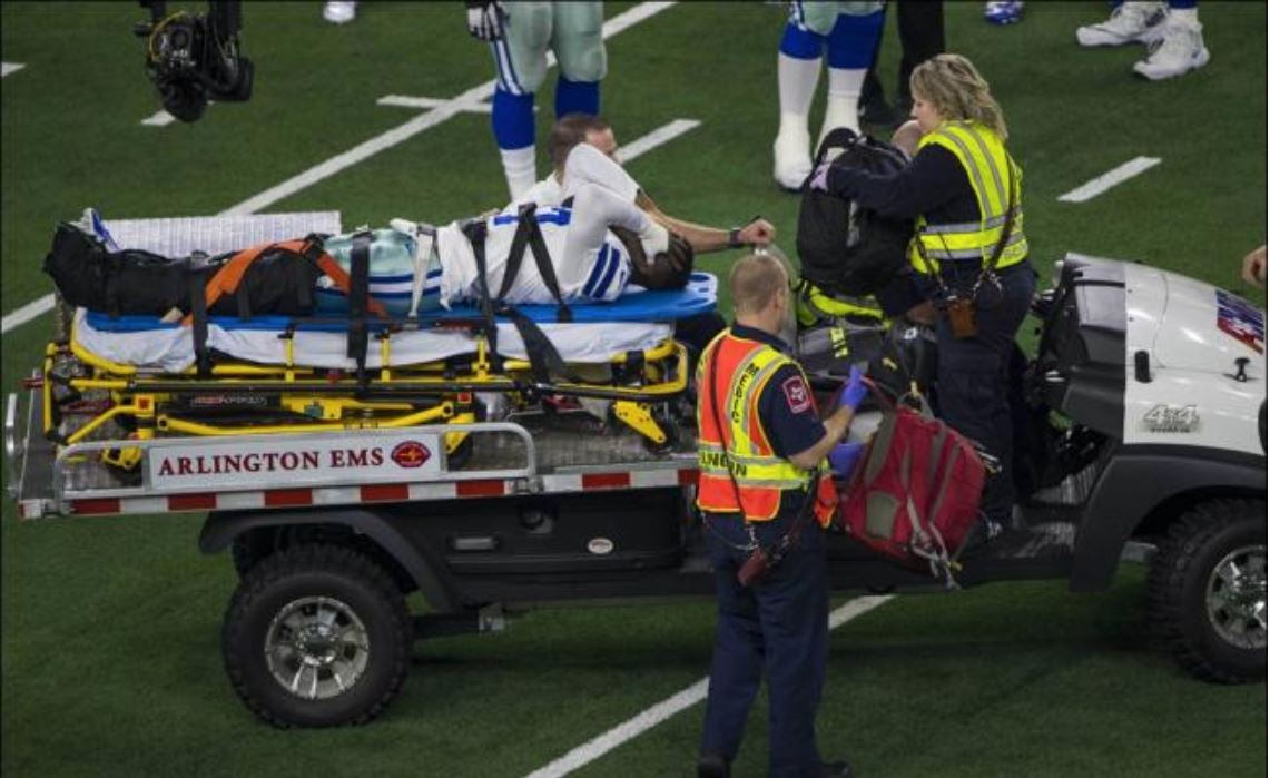 Operan a receptor de Cowboys que sufrió terrible fractura