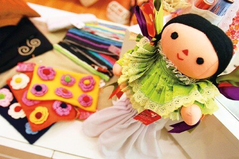 Empoderan labor de las artesanas