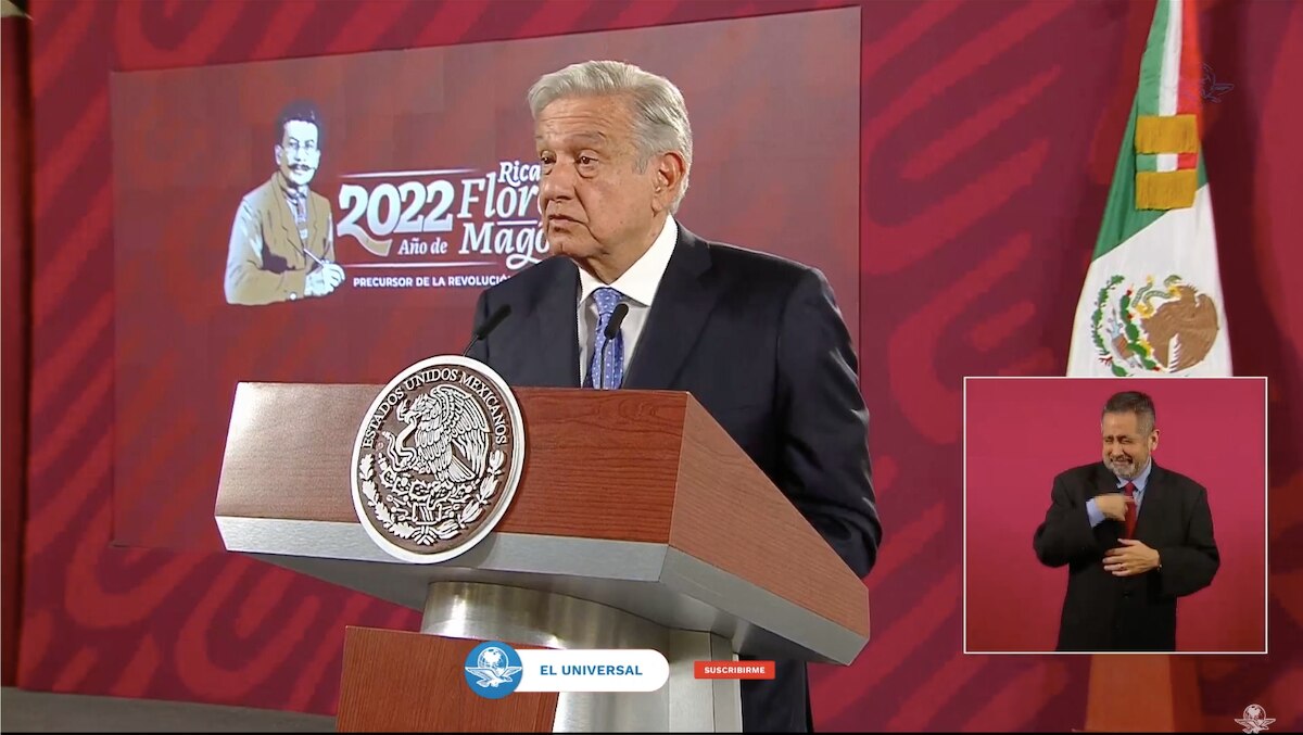 AMLO llama "cretinos y corruptazos" a promotores de la marcha para "defender al INE"