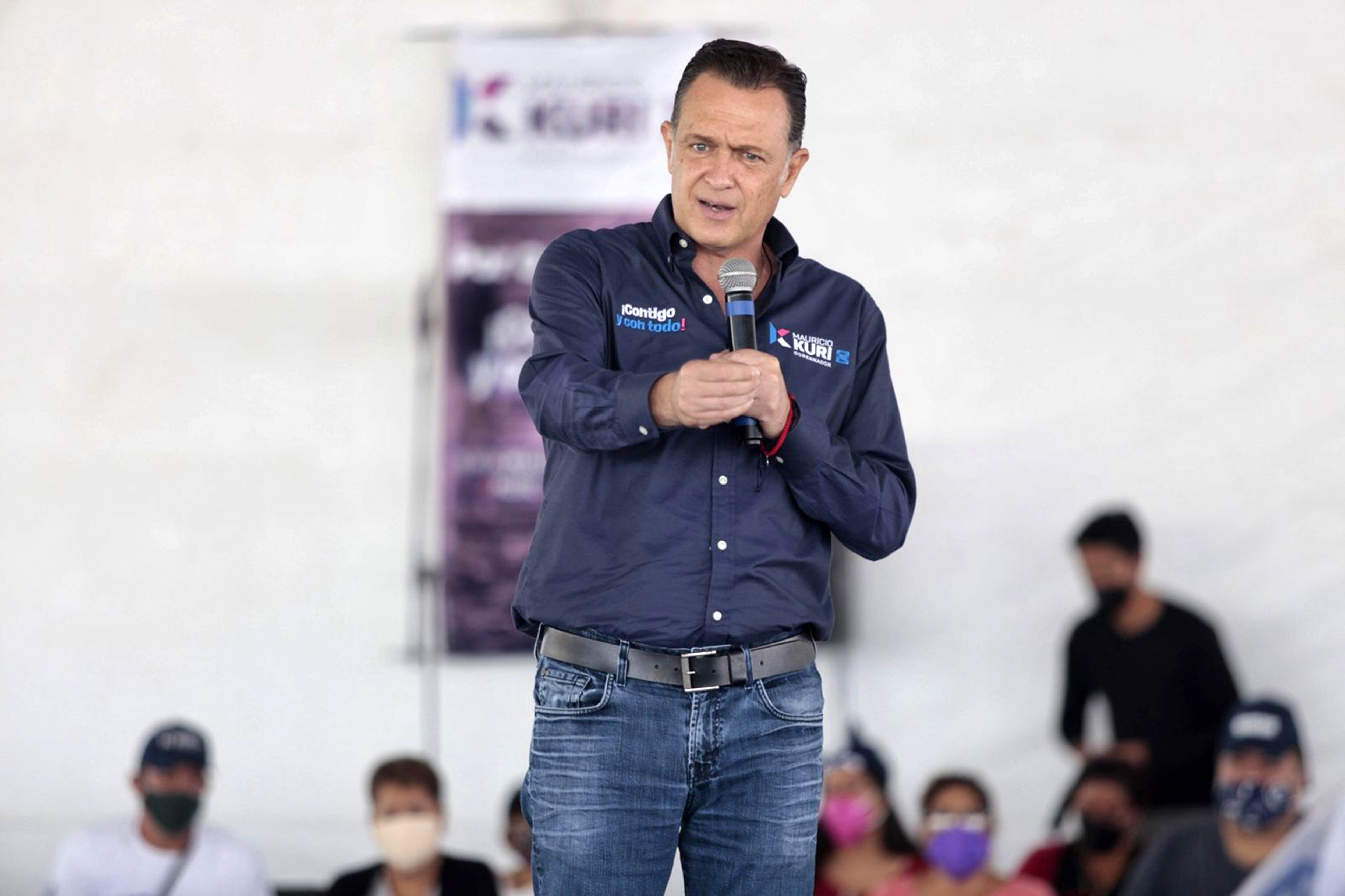 Mauricio Kuri promete eliminar los macromedidores de agua en los condominios