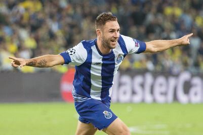 Layún molesto, responde insulto