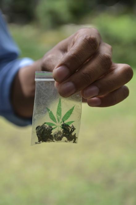 Venta de droga con estilo, en París