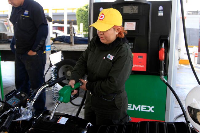 Profeco señala que no es muy frecuente recibir quejas sobre gasolineras que no despachen completo; este reclamo es enviado a la Dirección de Combustibles (ARCHIVO. EL UNIVERSAL)