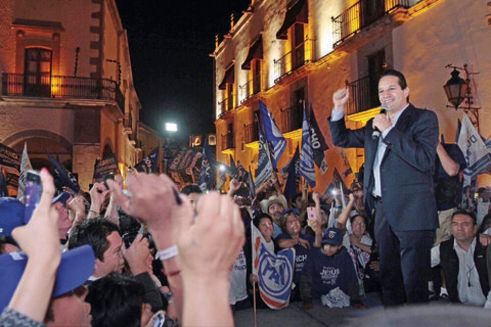 Un mes azul, AN toma las riendas del estado