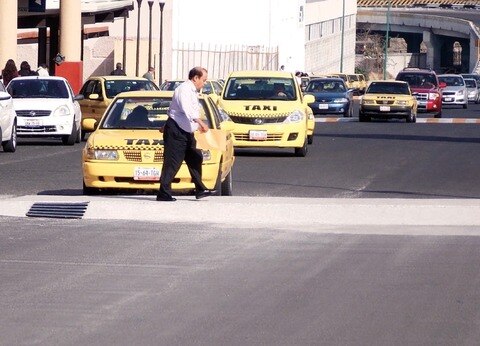 Taxistas dicen que su trabajo es peligroso