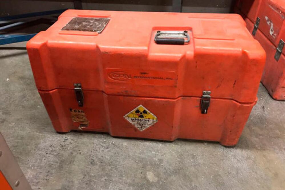 La Coordinación Nacional de Protección Civil dijo que el contenido de la fuente podría causar lesiones permanentes para quien la manipule.