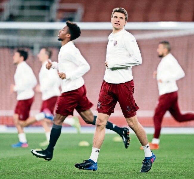 Los pupilos de Ancelotti entrenaron ayer en el Arsenal Stadium previo a su próximo compromiso (WILL OLIVER. EFE)
