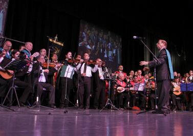 Estudiantina UAQ celebra 50 años