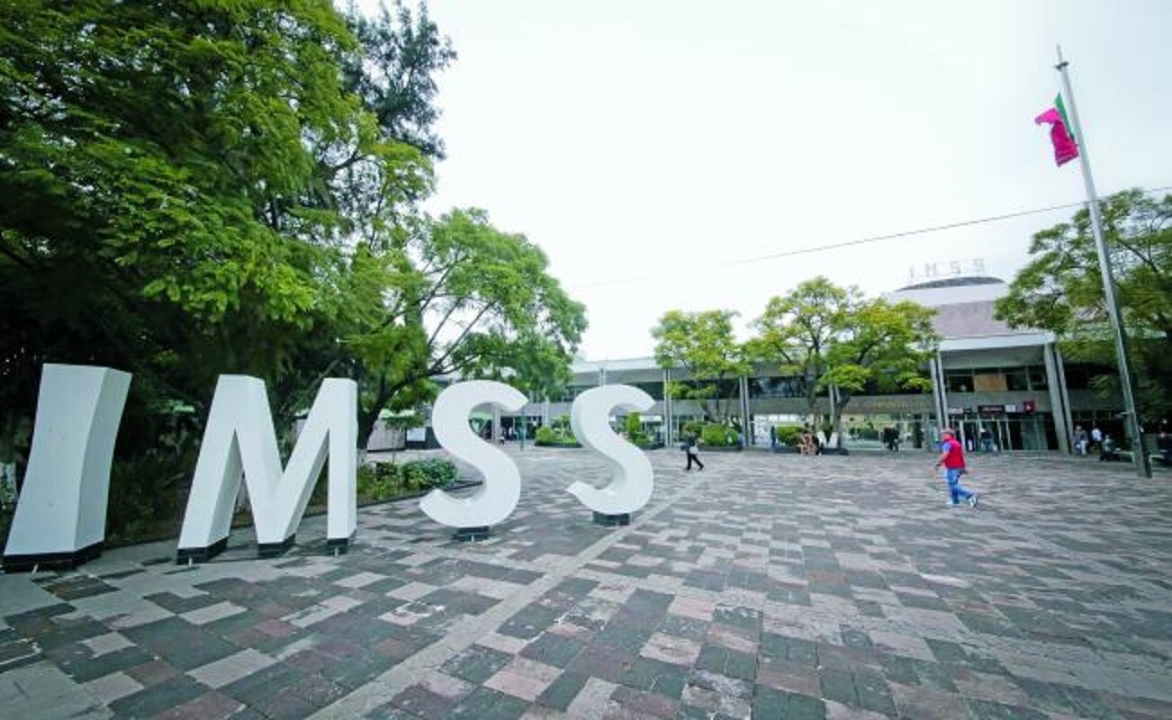 Empleada del IMSS, con ingresos por 2 millones de pesos sin justificar