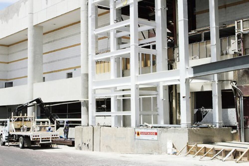 Por insegura, detienen obra en Plaza Bulevares