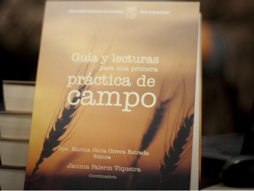 Comparten antropólogos trabajo de campo