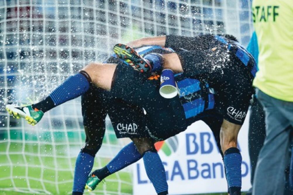 Angustia, buen juego y festejos