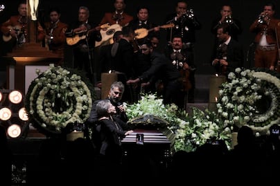 ¡Siempre será el rey! México despide a Vicente Fernández  