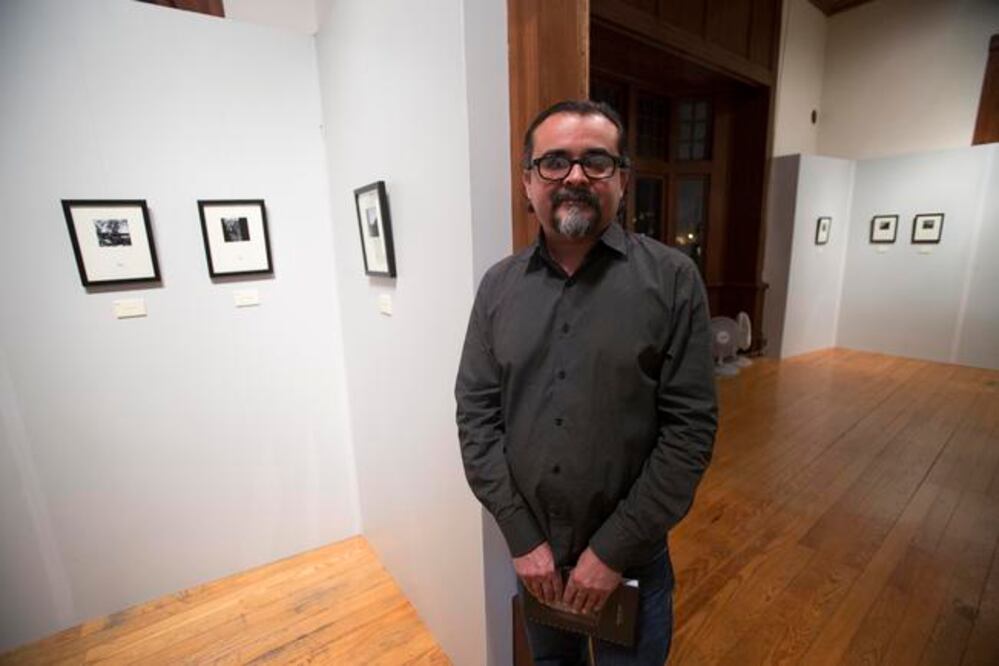 El también diseñador editorial, nacido en Querétaro, es miembro de un grupo de fotografía estenopeica en Durango (FOTOS: DEMIAN CHÁVEZ. EL UNIVERSAL)