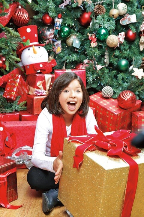 Ángela Aguilar arma  su Navidad con mariachi 