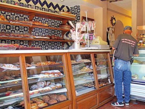 Visto bueno a comercios en la capital