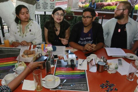 Exigen claridad en postura política sobre  derechos 