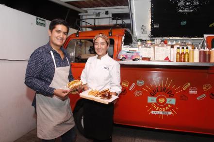 “Emparequesos”: revolucionan recetas extranjeras 