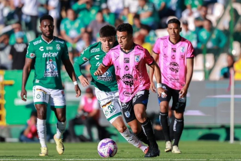 El León despluma a los Gallos