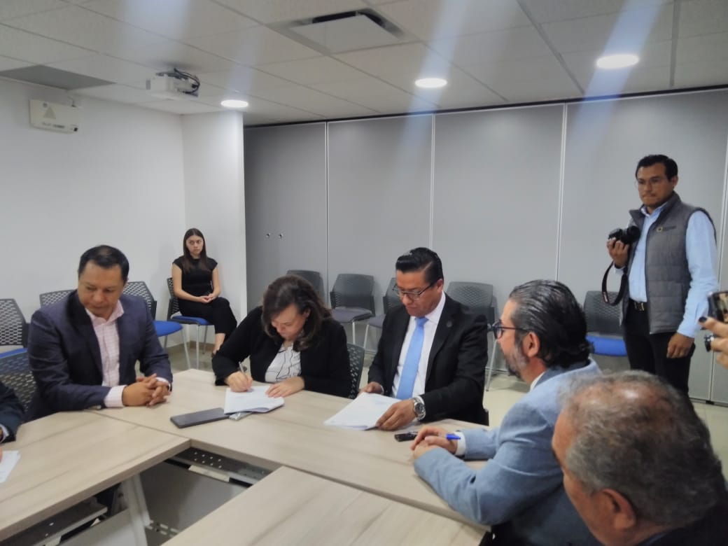Universidad Autónoma de Querétaro y sindicato acuerdan incremento salarial del 4.3%